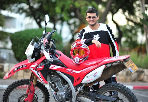 צילום לאתרי הכרויות